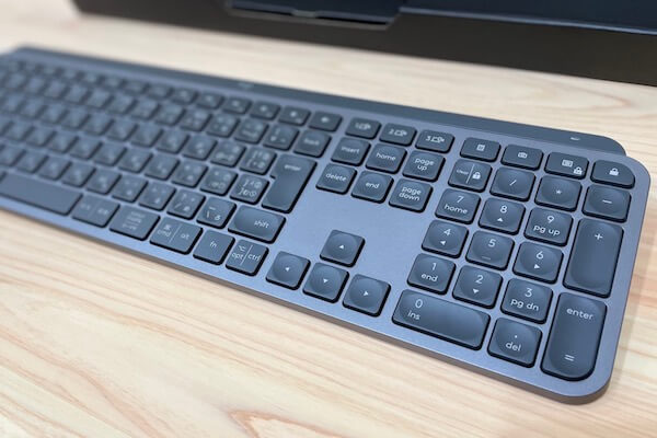 『重厚感あるキーボード』ロジクールKX800 MX Keysを使った感想とレビュー | ソルブログ